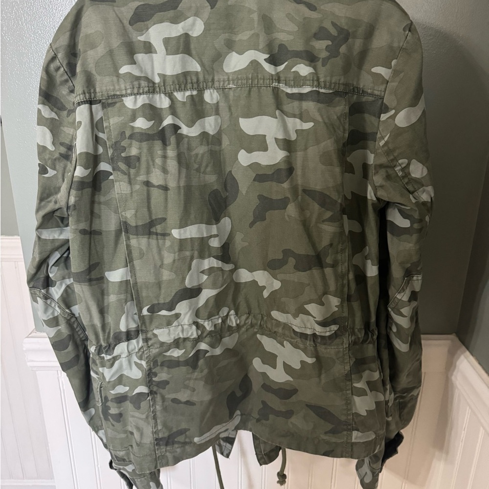 GAP Camouflage Outerwear Jacket Medium Tall - Picture 4 of 7